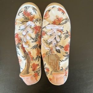 Women’s Roxy shoes